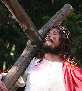 Va Crucis viviente en Claromec