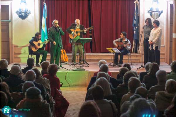 Vuelve A lo Gardel con guitarras