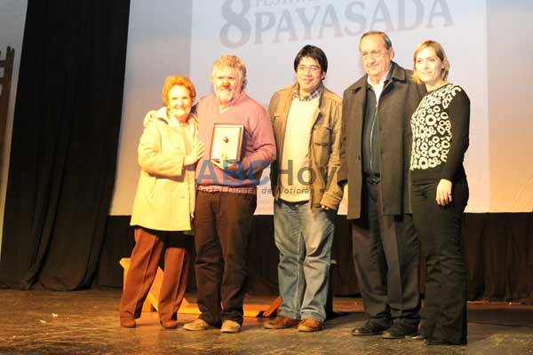 Pepo Sanzano recibi la nariz de Oro 2014