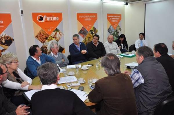 Topo Rodrguez se reuni con el campo en la Comisin de Emergencia Agropecuaria