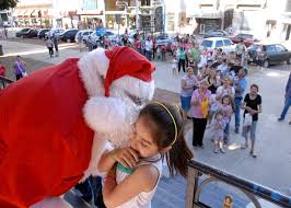 Pap Noel estar saludando a los ms chicos en esta Navidad