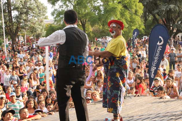 Chicos y grandes disfrutaron de la celebracin de los Reyes Magos en quinta La Florida