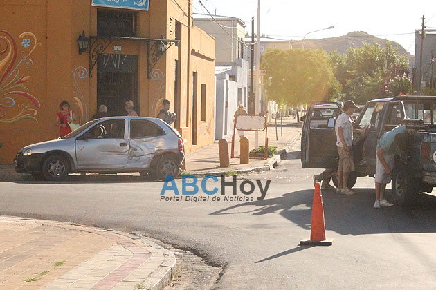 Violento choque en Chacabuco y Las Heras